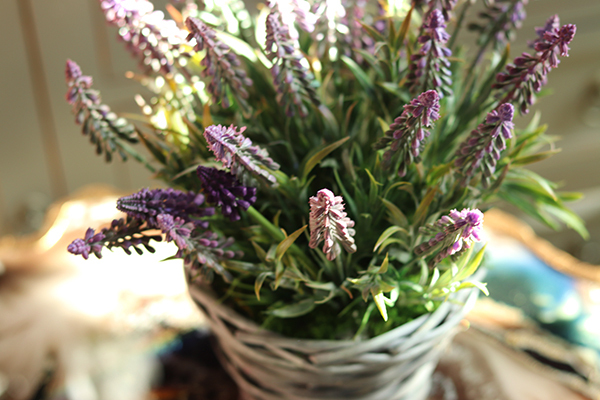 Koszyczek Wrzośców, dekoracja ze sztucznych roślin, wys.30cm