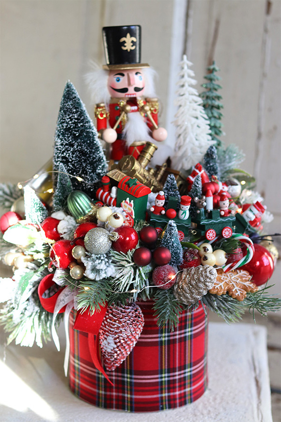 flowerbox świąteczny, Dziadek do Orzechów, wym. 42x34cm