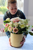 kompozycja kwiatowa / bukiet Romantic Roses, wys.40cm