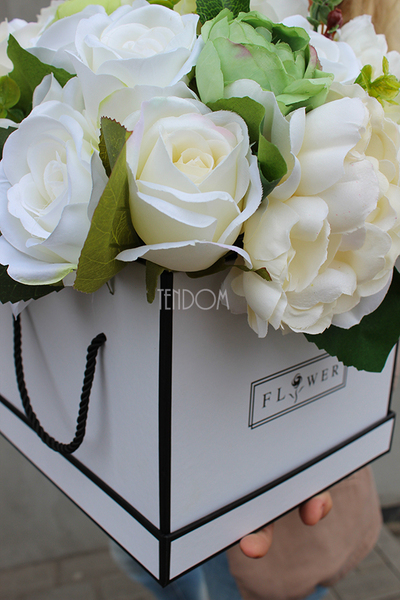 Sellara, kompozycja kwiatowa / bukiet / flowerbox wys.35cm