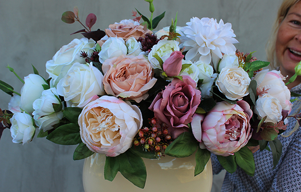 Glamour Beige Chic, kompozycja kwiatowa / bukiet, wys.46, dł.58cm