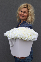 kompozycja kwiatowa / bukiet Flowerbox White Roses, wys.35cm