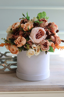 flowerbox z beżowymi kwiatami, Jesienna Deluna, wys.35cm  