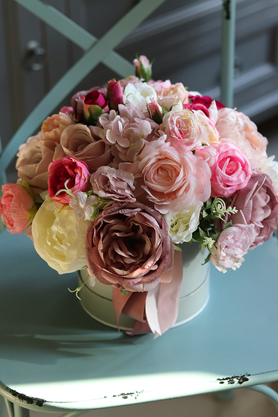 bogaty flowerbox z peoniami, Terello, wys.28cm