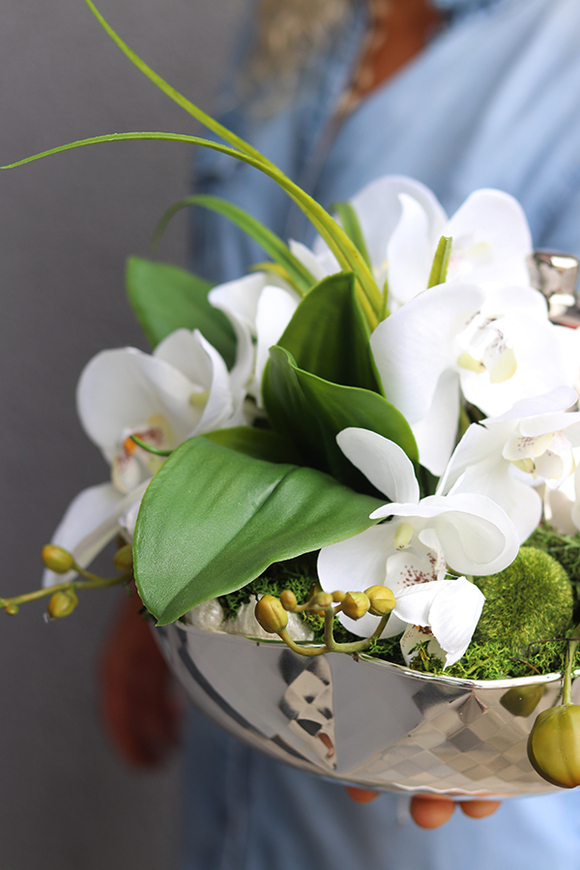 Dekoria Pear, storczyk kompozycja kwiatowa w srebrnym naczyniu, wym.22x23cm