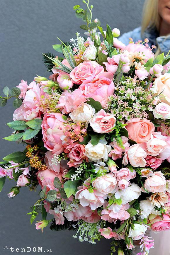 Balea Pianolla, bogata wiązanka nagrobna, wym.58x50cm 