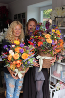 Jesień kompozycja kwiatowa / bukiet w koszu, wym.75x50cm 