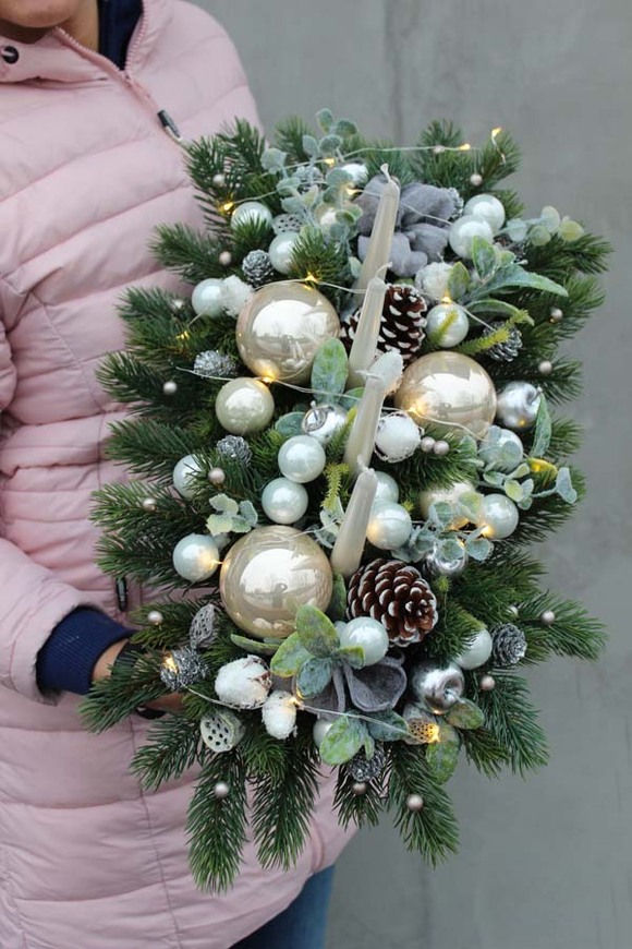 zimowy stroik świąteczny na stół White Snow, wym.60x30x19cm 