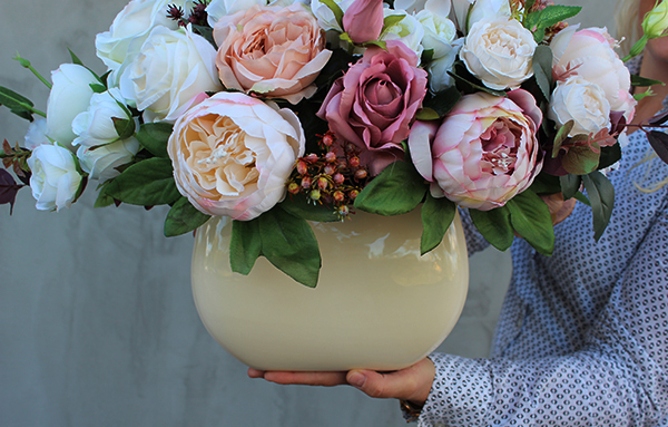 Glamour Beige Chic, kompozycja kwiatowa / bukiet, wys.46, dł.58cm