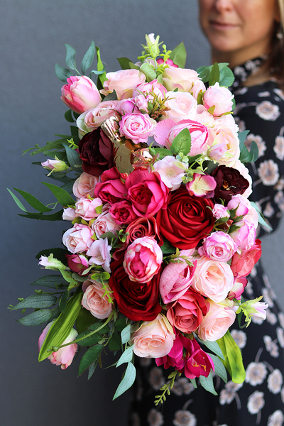 kompozycja kwiatowa / bukiet w drewnianej skrzynce, Mollano, wys.25cm