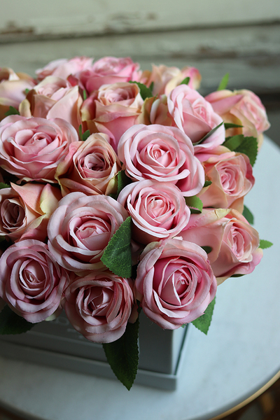 flowerbox kwadratowy z różami, Rosilio, wys.23cm