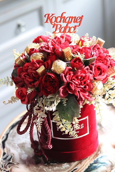 atrakcyjny kwiatowy flowerbox dla Kochanej Babci, wys.30cm