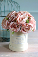 kremowy welurowy flowerbox z piwoniami, Severna 2, wys.25cm