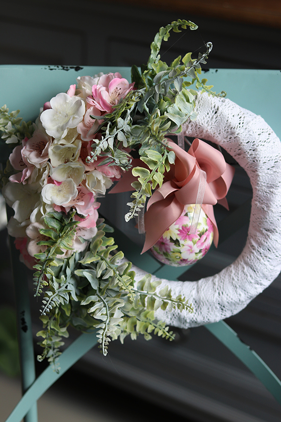 Koronkowa Tilda, uroczy wianek wielkanocny z jajkiem, śr.25cm