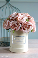 kremowy welurowy flowerbox z piwoniami, Severna 2, wys.25cm