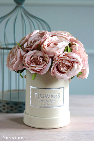 kremowy welurowy flowerbox z piwoniami, Severna 2, wys.25cm