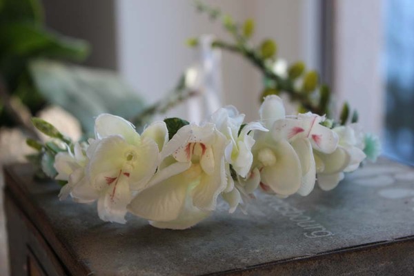 Bianca komunijny kwiatowy wianek na głowę, rozmiar uniwersalny