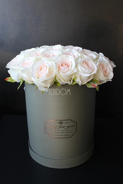 kompozycja kwiatowa / bukiet Flowerbox szarość & róż, wys.37cm