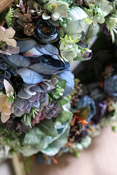 Blue Renetto, efektowny duży wieniec na drzwi, śr.45cm