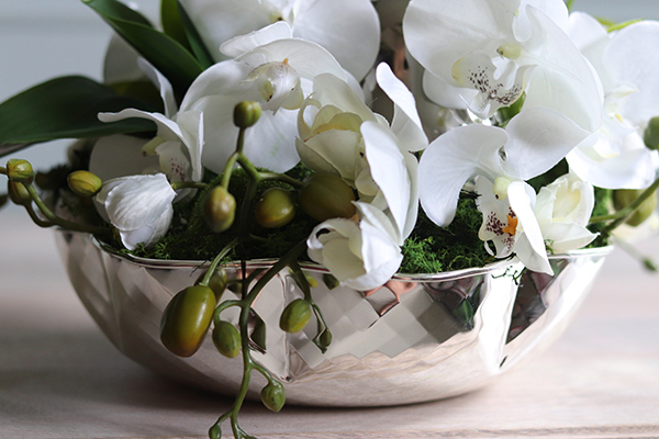 Dekoria Pear, storczyk kompozycja kwiatowa w srebrnym naczyniu, wym.22x23cm