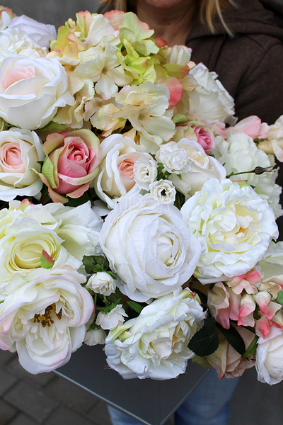 Joanna ogromna piękna kompozycja kwiatowa 80x48x45cm