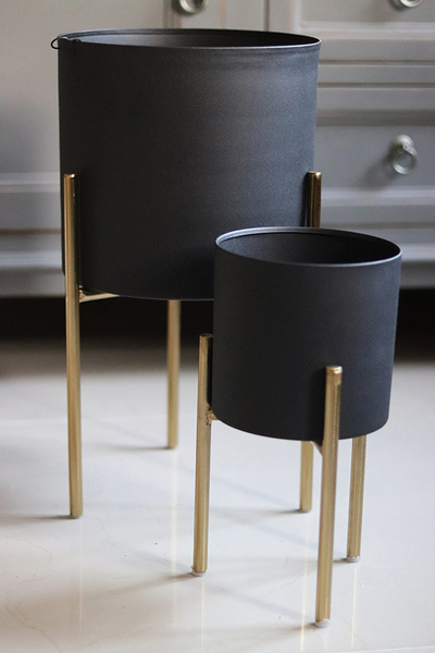 Golderro Pot Small, osłonka metalowa na nóżkach, wym.16x16x29cm