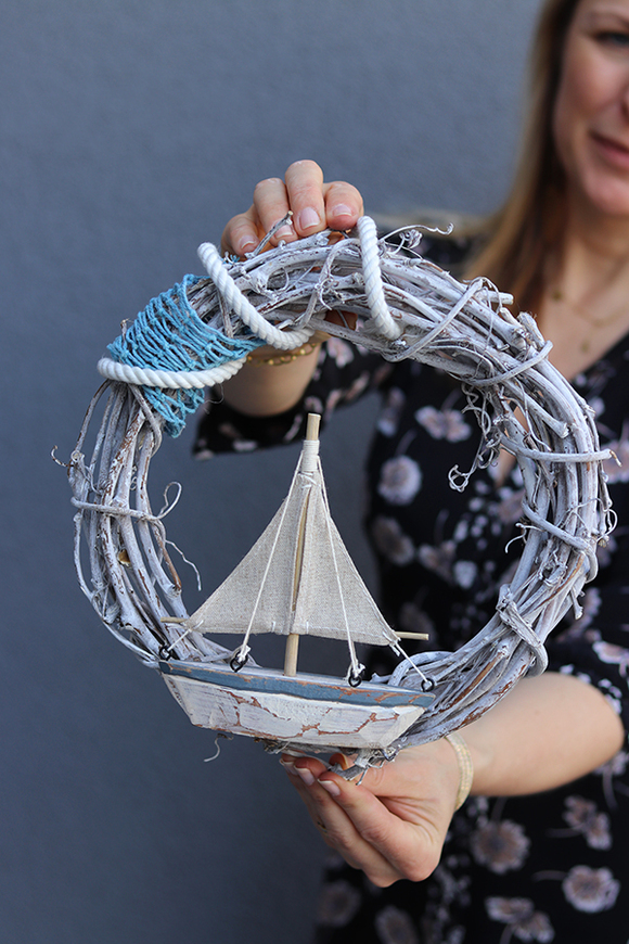 Mitela, marynistyczny wianek z łódką, śr.25cm