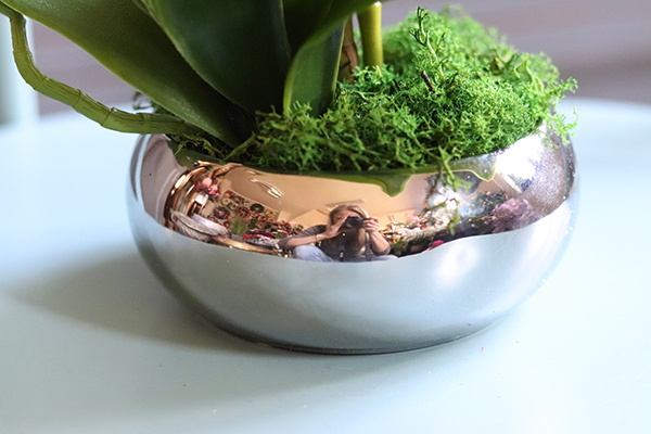 OD RĘKI Krena Mini, sztuczny storczyk w lustrzanej doniczce, wys.29cm 