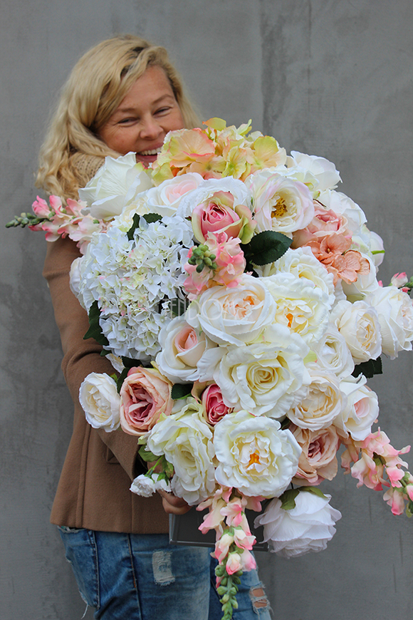 Joanna ogromna piękna kompozycja kwiatowa 80x48x45cm