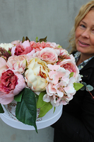 Miss, kompozycja kwiatowa / bukiet / Flowerbox wys.27cm