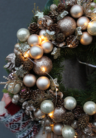 Gold Winter, świąteczny wianek na drzwi z lampkami led, śr.27cm