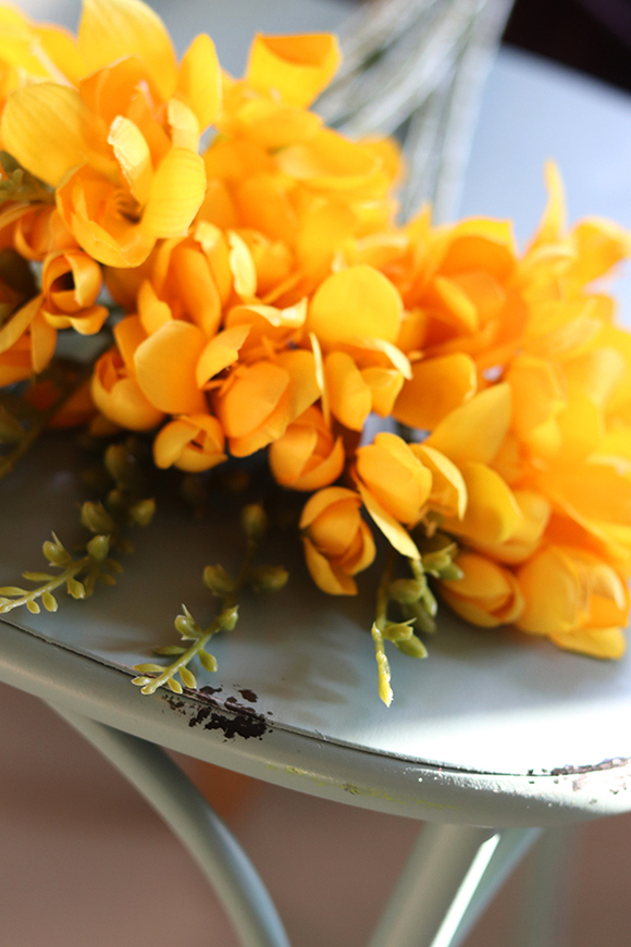 bukiet wiosennych żółtych Frezji, 12szt. dł.67cm