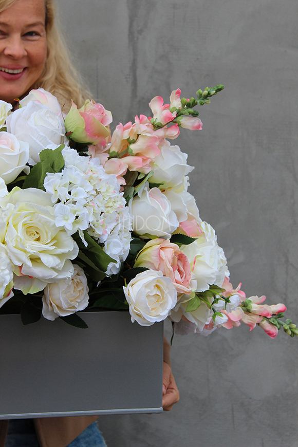 Joanna ogromna piękna kompozycja kwiatowa 80x48x45cm