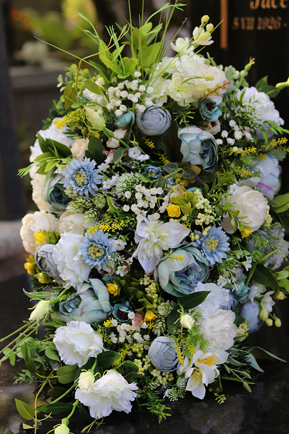 kompozycja / wiązanka nagrobna, Niebieska Poświata, dł.65cm