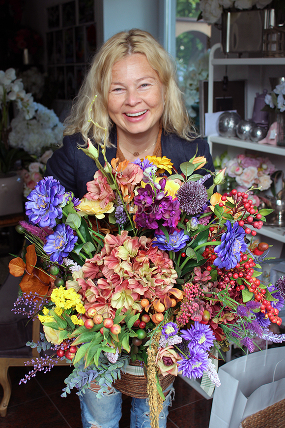 Jesień kompozycja kwiatowa / bukiet w koszu, wym.75x50cm 