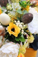 kompozycja kwiatowa na stół Wiosenna Piękność, wys.40cm