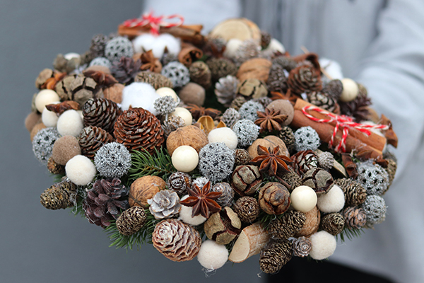 świąteczny wianek z szyszkami, Zimowa Ozdoba, śr.30cm