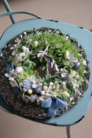 stroik wielkanocny na talerzu z gąską, Blue Relisse, śr.33cm