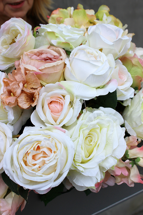 Joanna ogromna piękna kompozycja kwiatowa 80x48x45cm