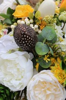 kompozycja kwiatowa na stół Wiosenna Piękność, wys.40cm