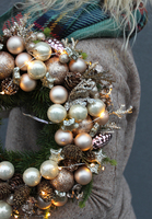 Gold Winter, świąteczny wianek na drzwi z lampkami led, śr.27cm