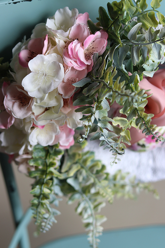 Koronkowa Tilda, uroczy wianek wielkanocny z jajkiem, śr.25cm