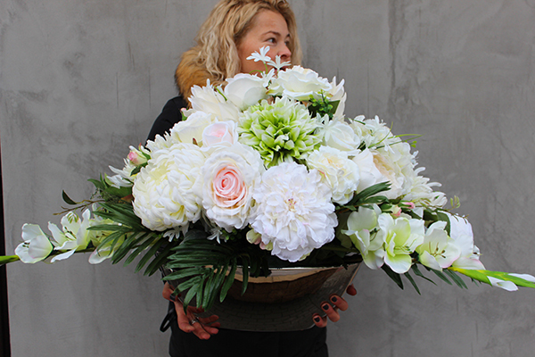 kompozycja kwiatowa dekoracja nagrobna White, dł.90cm, wys.50cm  