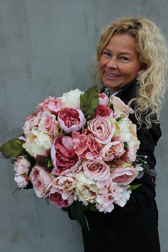 Miss, kompozycja kwiatowa / bukiet / Flowerbox wys.27cm