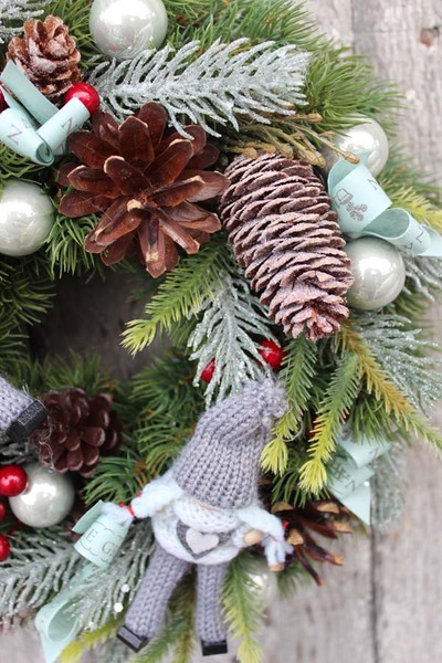 Ludziki Zimowe, śliczny świąteczny wianek na drzwi, śr.26cm