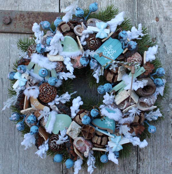 Błękitne Saneczki, świąteczny wianek, śr.26cm