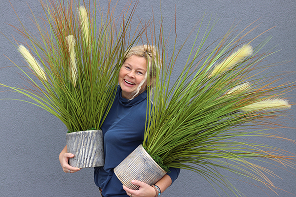 Benito, sztuczna trawa w oryginalnej donicy, wys.85cm