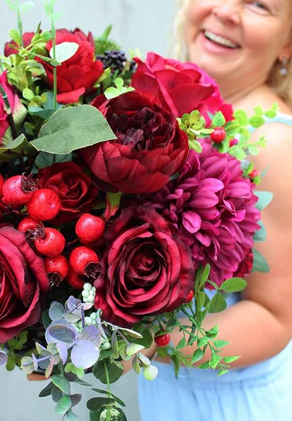 Janina Bordo kompozycja kwiatowa nagrobna wys.35cm, śr.48cm 