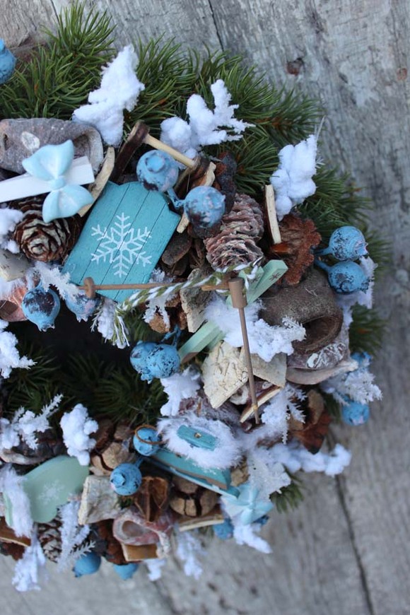 Błękitne Saneczki, świąteczny wianek, śr.26cm