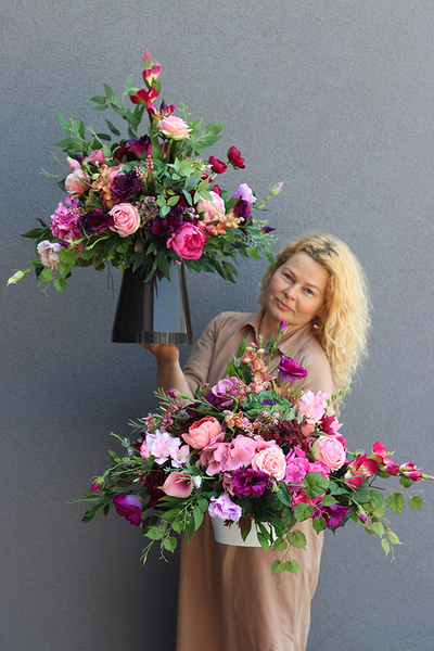 Settia, bogata kompozycja kwiatowa nagrobna, wym.56x78cm